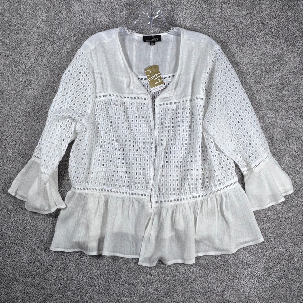 Suzanne Betro 2X White Eyelet Blouse Top Crochet Bell Sleeve Lightweight